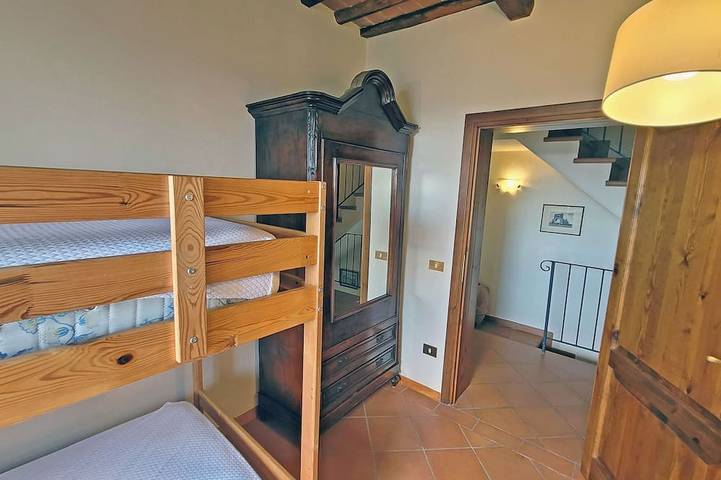 Casa-torre nella quiete dell'Appennino Pistoiese con panorama mozzafiato! in Pistoia, Provincia di Pistoia