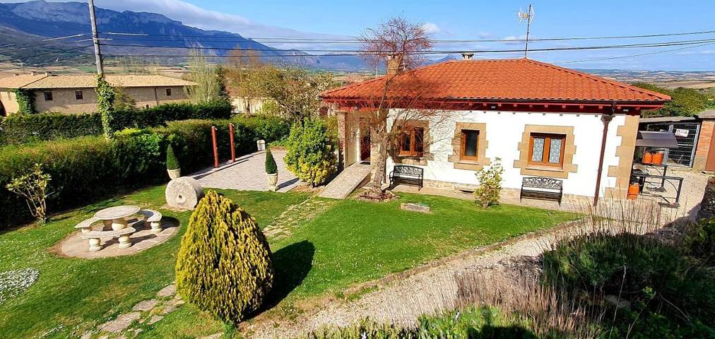 Casa rural para 8 personas, con Balcón y Terraza además de Jardín y Vistas en Laguardia