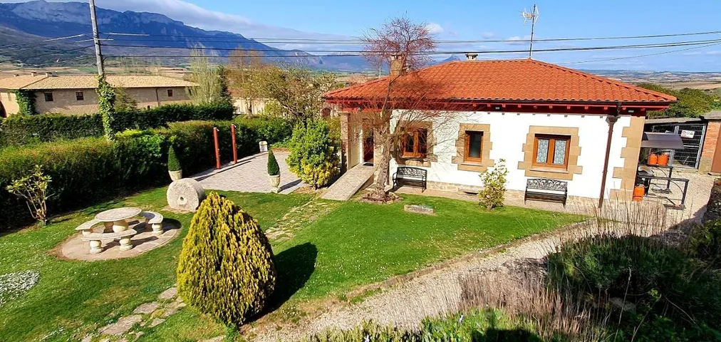 Country house for 8 people, with view and garden, with pets - 1