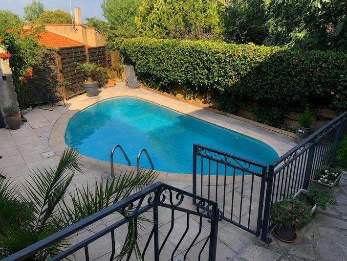 Apartamento de vacaciones para 3 personas, con jardín además de piscina y vistas - 1