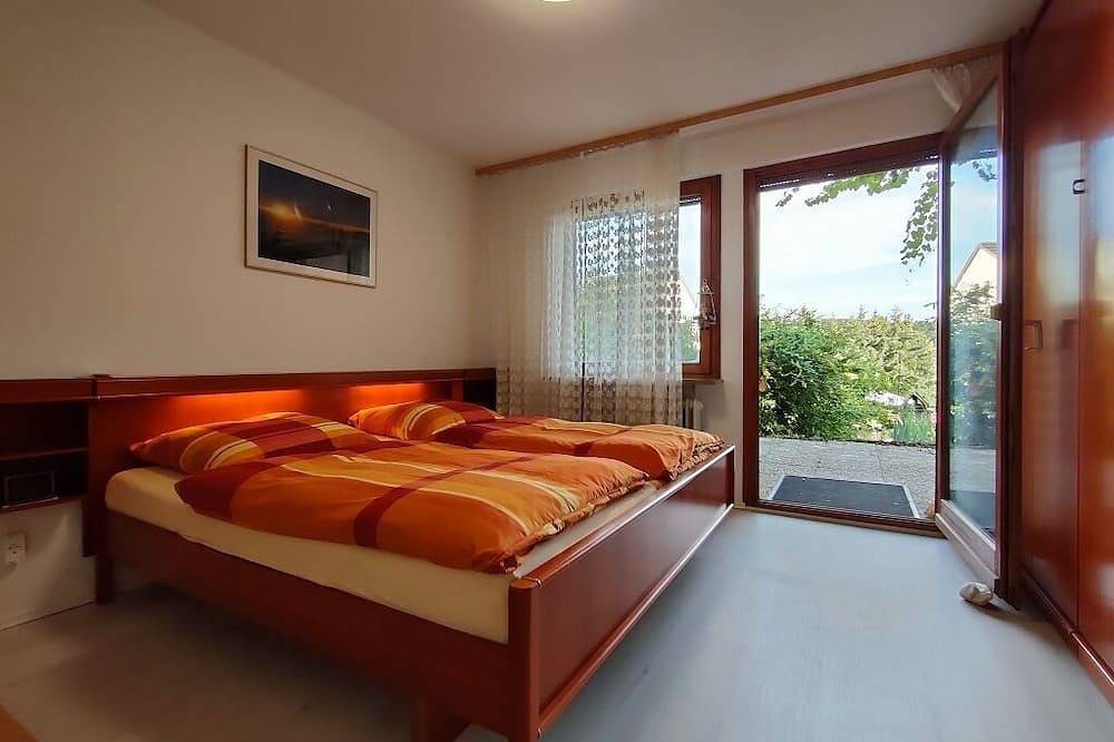 Ganze Wohnung, Gemütliche Ferienwohnung mit 2 Schlafzimmern und Terrasse in Estenfeld, Fränkisches Weinland