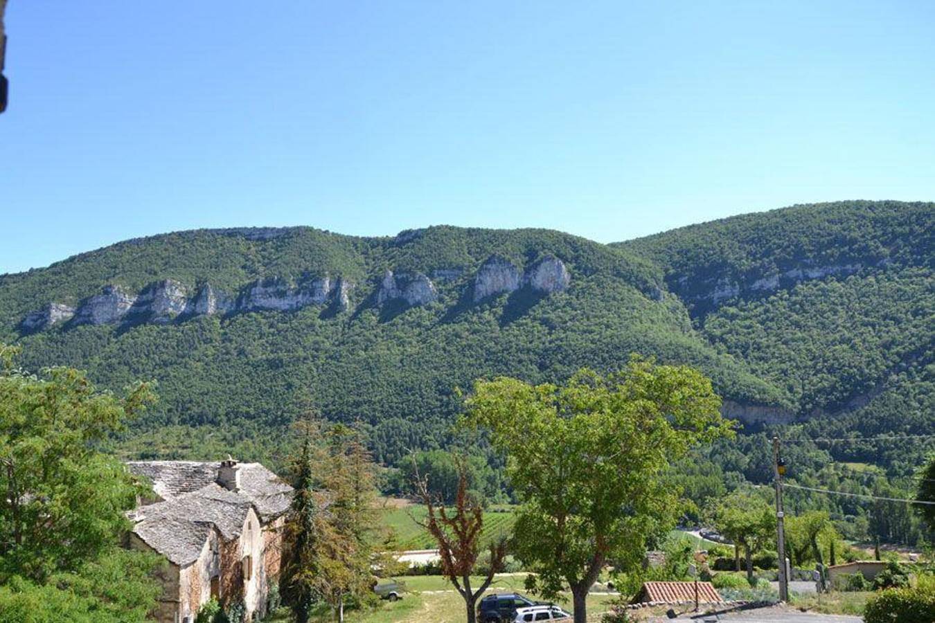 Studio entier, Loft Cocoon : Vue Montagne et Jacuzzi privé à Mostuéjouls in Mostuéjouls, Parc naturel régional des Grands Causses