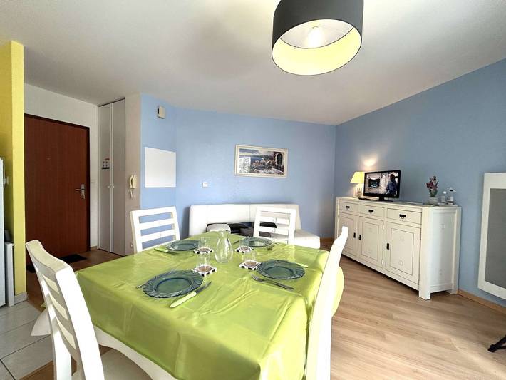 Appartement entier, Appartement moderne 2P, 4 couchages, terrasse, proche plage et centre, parking, St Gilles Croix de Vie in Saint-Gilles-Croix-de-Vie, Vallée de la Loire