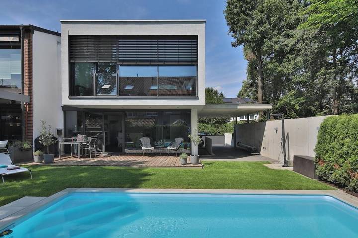 Casa de vacaciones para 6 personas, con jardín y vistas además de piscina y sauna, Familias con niños - 1