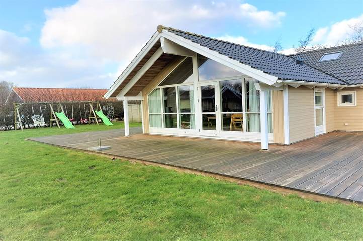 Ferienhaus für 8 Personen, mit Whirlpool und Sauna in Bork Havn