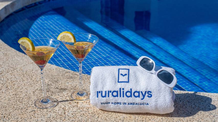 Chalet para 6 personas, con balcón/terraza además de piscina y jacuzzi en Axarquía - 3