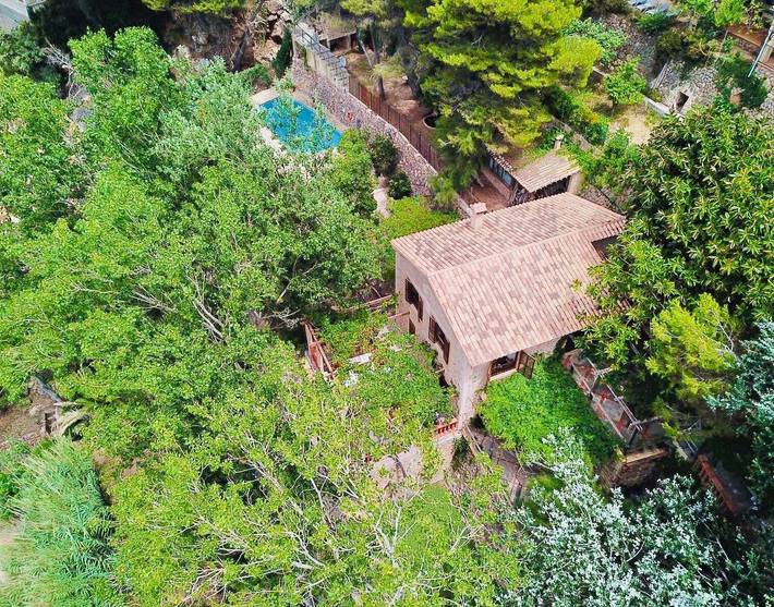 Villa paradisíaca frente al mar en la idílica costa de Deià in Alconásser, Sóller
