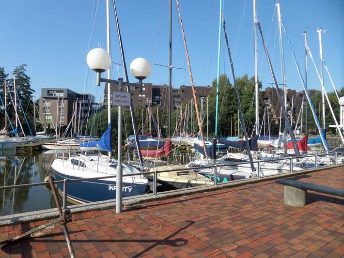 Ferienwohnung für 4 Personen, mit Terrasse und Seeblick sowie Ausblick in Zwischenahner Meer