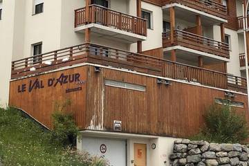 Location de vacances pour 4 personnes, avec balcon et piscine dans Valberg