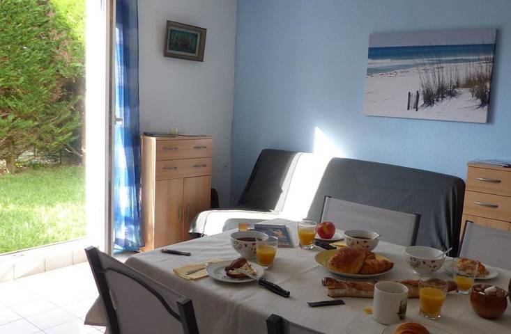 Location de vacances pour 3 personnes, avec Terrasse ainsi que Jardin et Piscine dans Kerhillio - 3