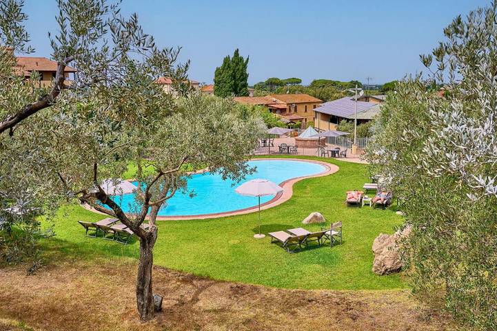 Hotel für 4 Personen, mit Garten und Pool in Castagneto Carducci