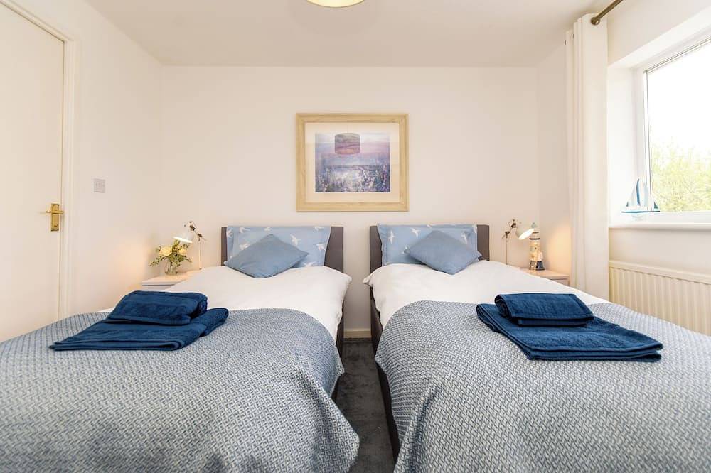 Comfortable & Spacious Entire Holiday home in Llanelli.  Pet Friendly. in Llanelli, Carmarthenshire