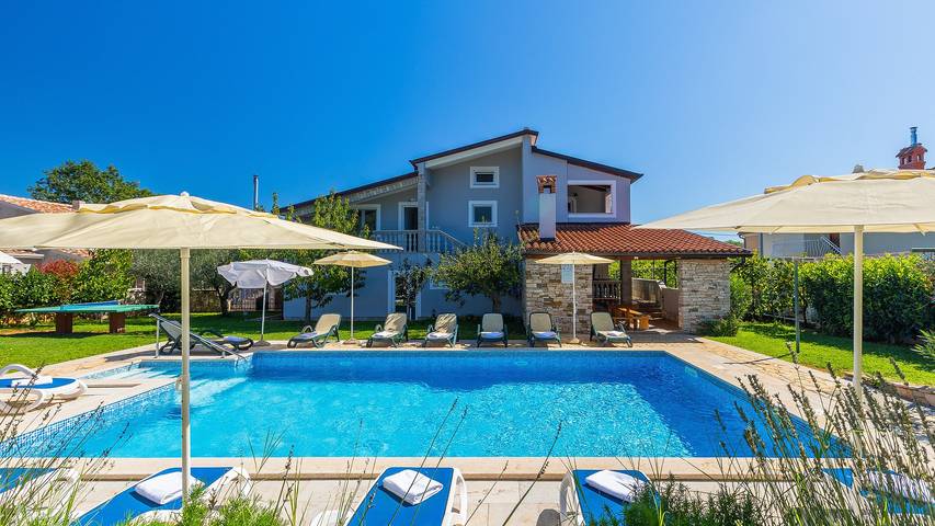 Villa für 14 Personen, mit Garten und Terrasse - 1