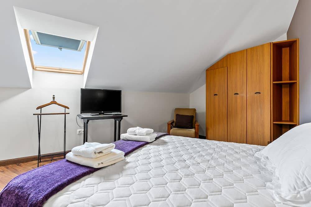Apartamento entero, Apartamento 'Cetareas 2 - Duplex' con jardín privado y Wi-Fi in Ribadeo, Rías Altas