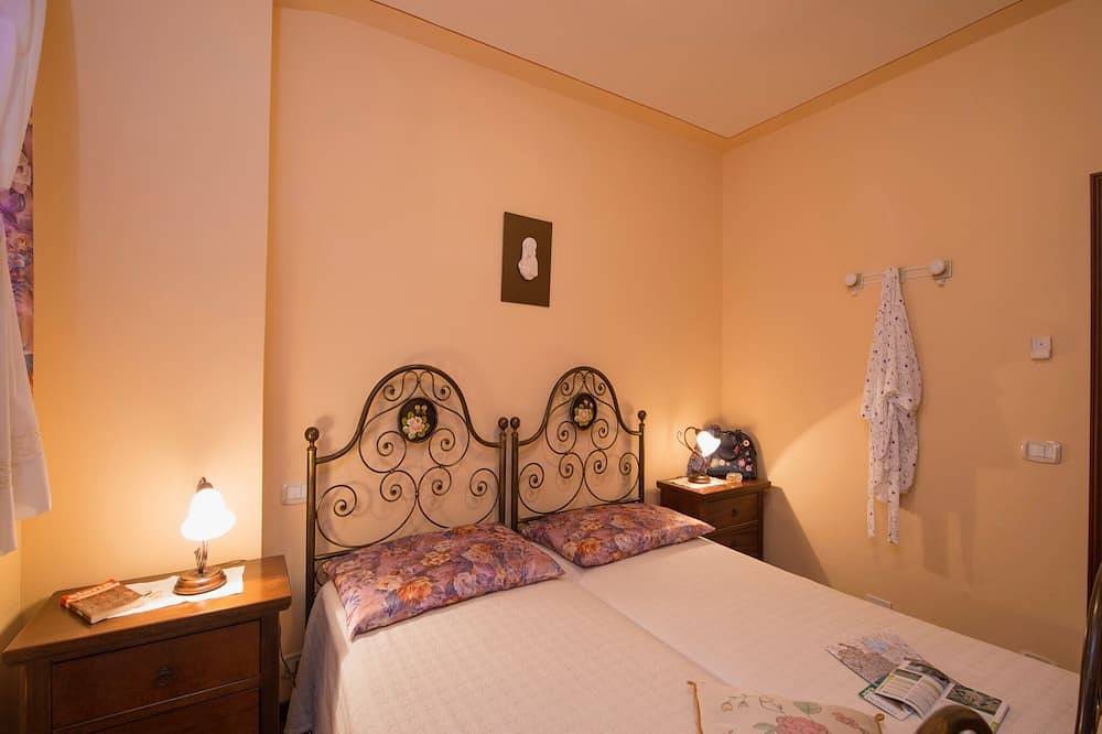 Farmhouse Umbria-Tuscany with Pool in Città della Pieve, Perugia Province