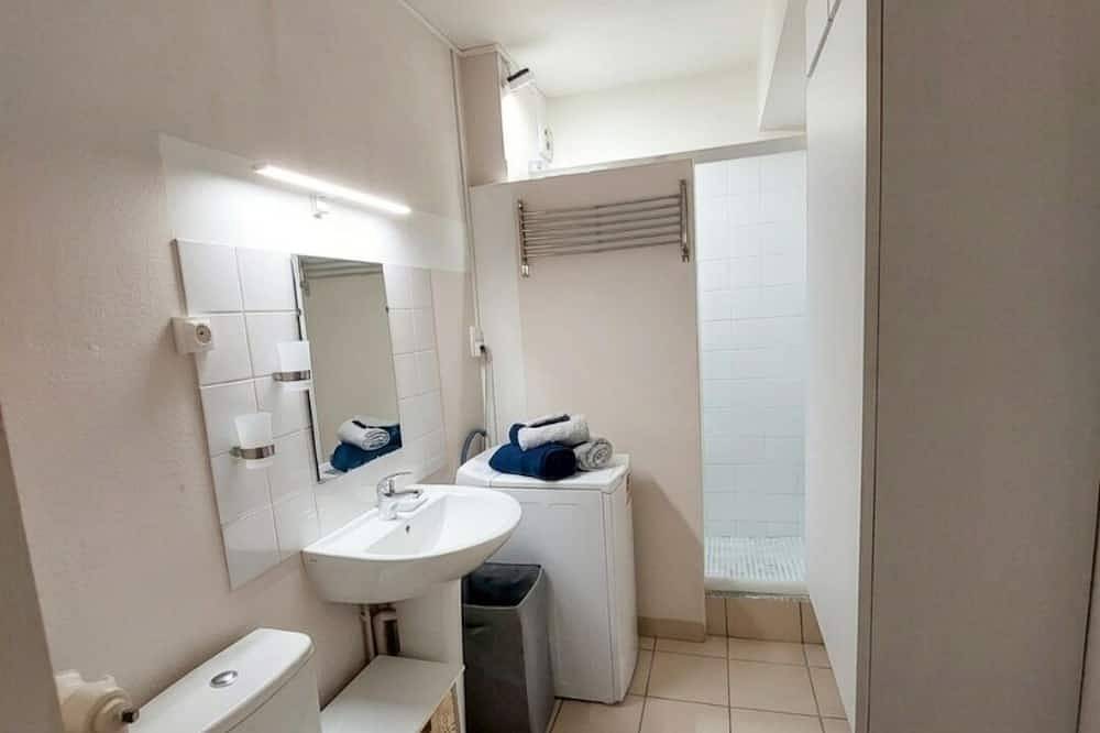 Entire apartment, Le Cosy Gaillard, 3 stars. City view and private parking space. in Brive-la-Gaillarde, Brive-la-Gaillarde region