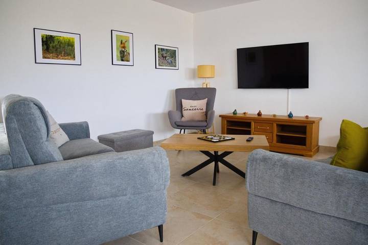 Location de vacances pour 8 personnes, avec jardin et vue à Crézancy-en-Sancerre - 3