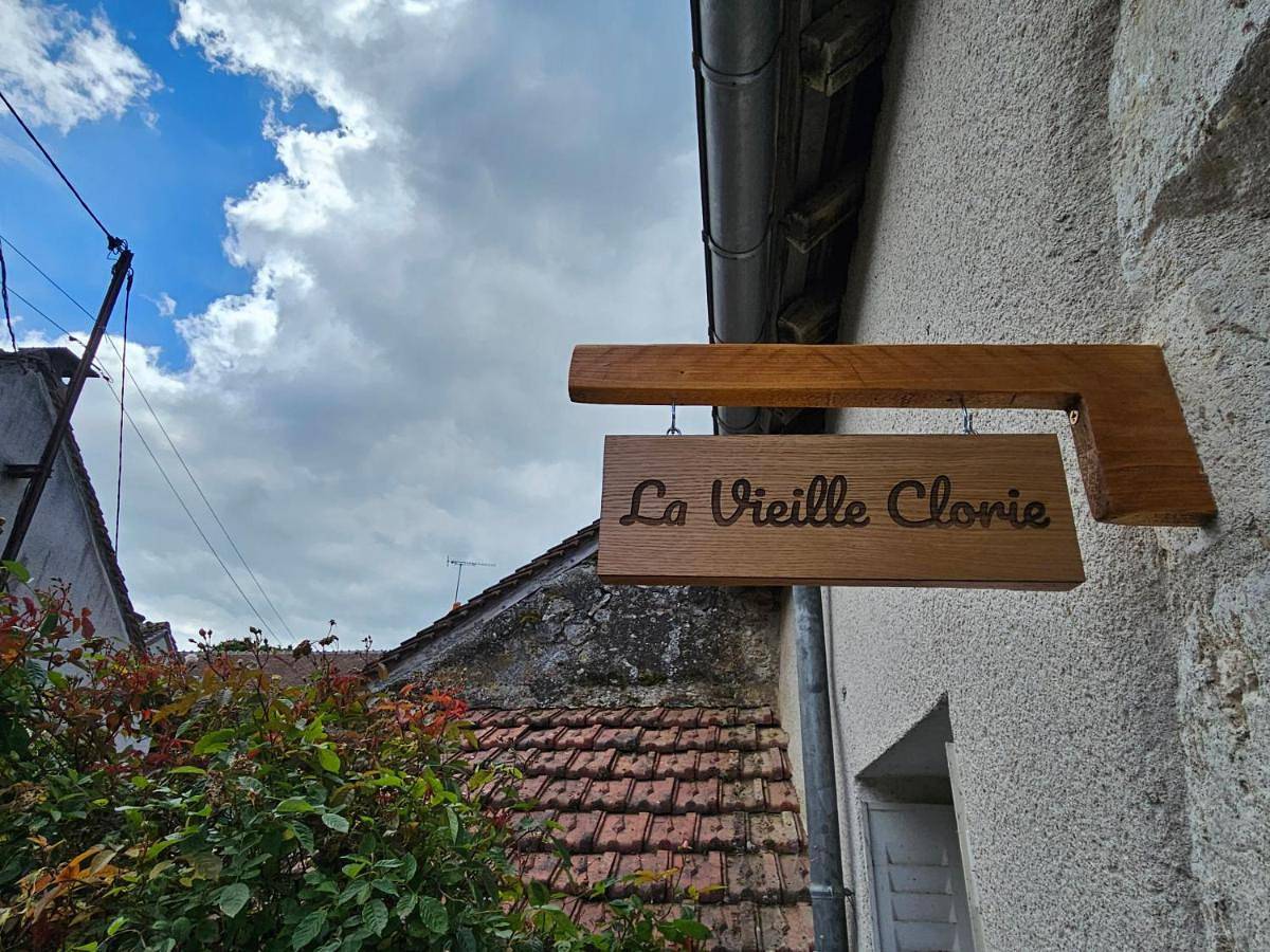 Two-Bedroom House in Vineuil, Région de Blois
