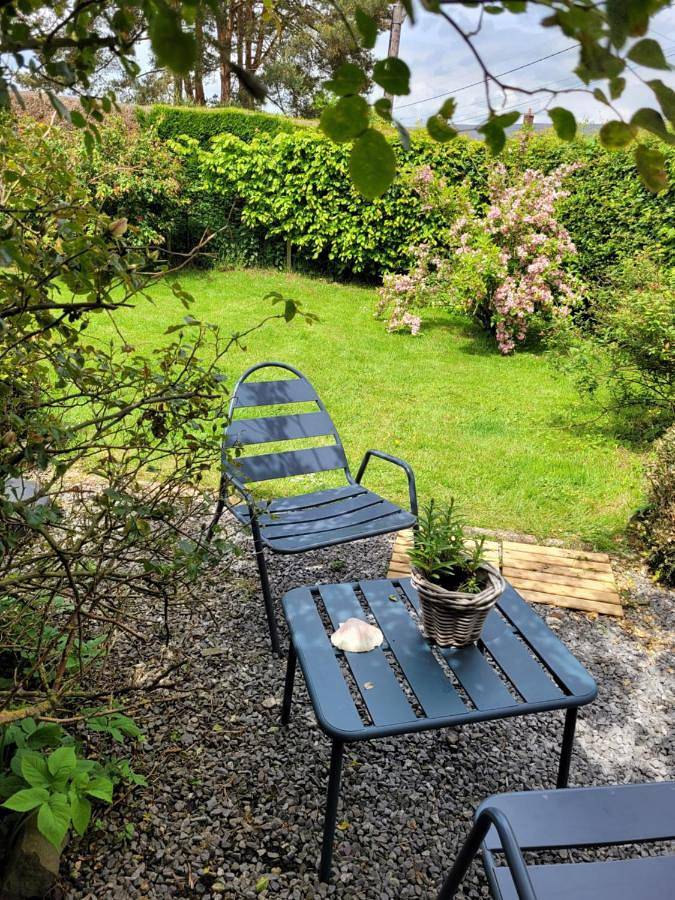 Gîte pour 2 personnes, avec vue et jardin à Wignehies