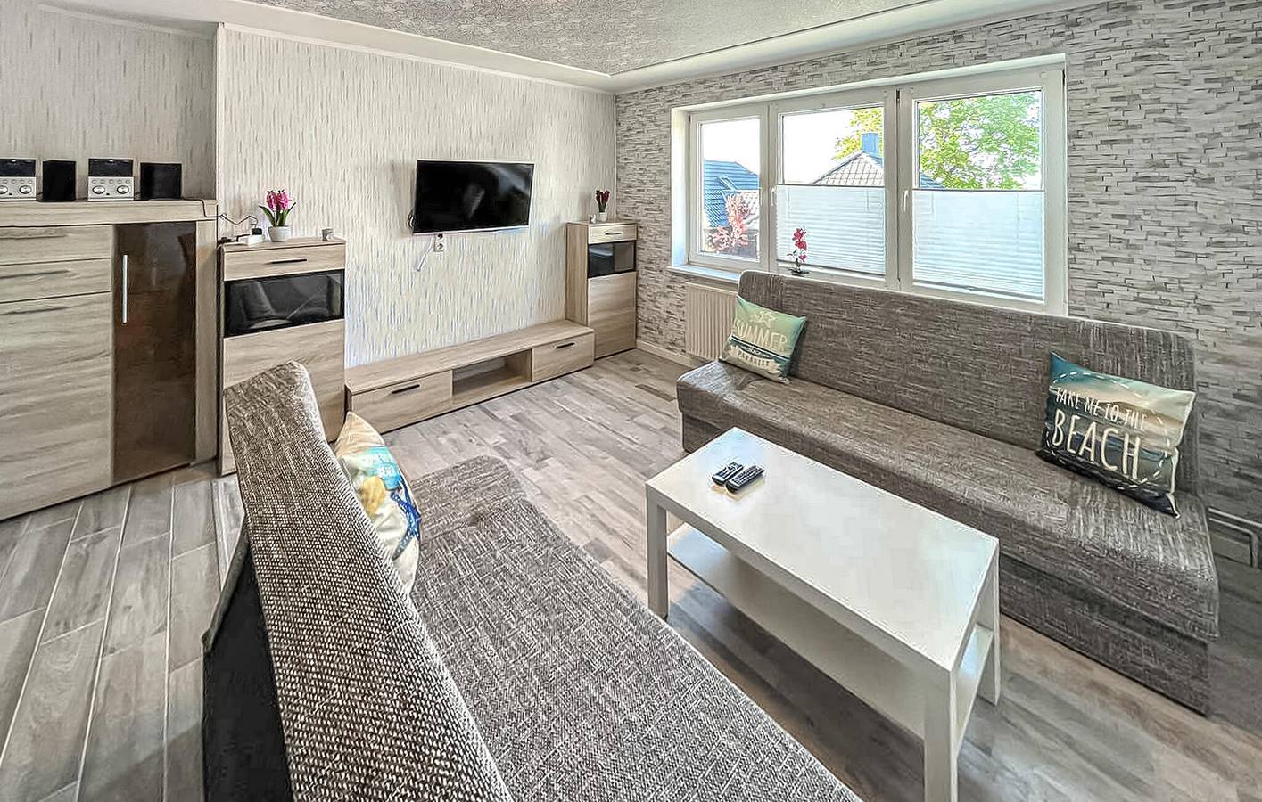 Apartamento vacacional entero, Retiro moderno con TV de pantalla plana y aparcamiento in Waren (Müritz), Lago Müritz