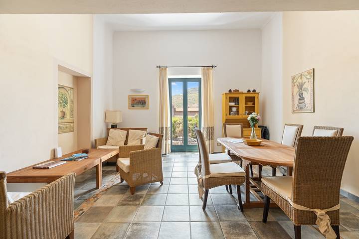 Vacation rental for 11 people, with balcony, with pets in Bosa