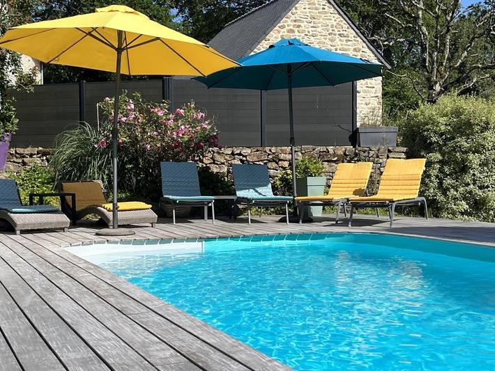 Casa de huéspedes para 5 personas, con terraza además de jardín y piscina - 1