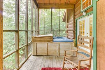 Glamping for 2 Guests in Blue Ridge Mountains, Chattahoochee National Forest, Picture 3