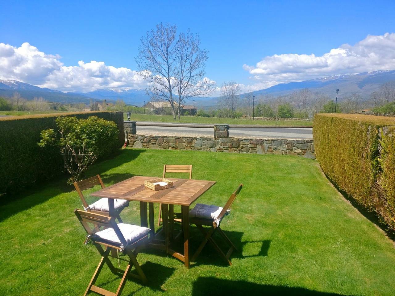 Maison 3 ch. Piscine, Padel, Cheminée et Jardin Privé in Sainte-Léocadie, Région de Prades