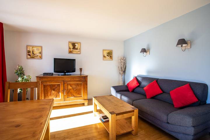 Appartement de vacances pour 4 personnes, avec balcon et jardin ainsi que sauna et piscine