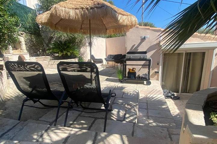 Maison de vacances pour 2 personnes, avec piscine ainsi que jardin et terrasse