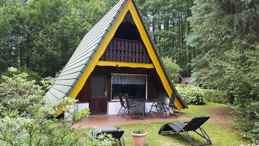 Ferienhaus für 4 Personen, mit Balkon und Garten in Milmersdorf