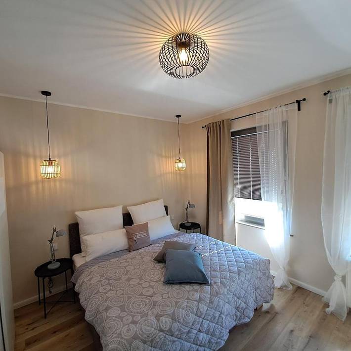 Hotel für 4 Personen, mit Garten und Seeblick sowie Ausblick und Sauna, mit Haustier in Schalkenmehren - 2