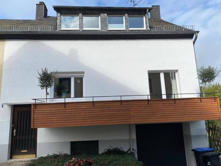 Ferienwohnung für 6 Personen, mit Balkon und Terrasse sowie Garten in Stadtkyll