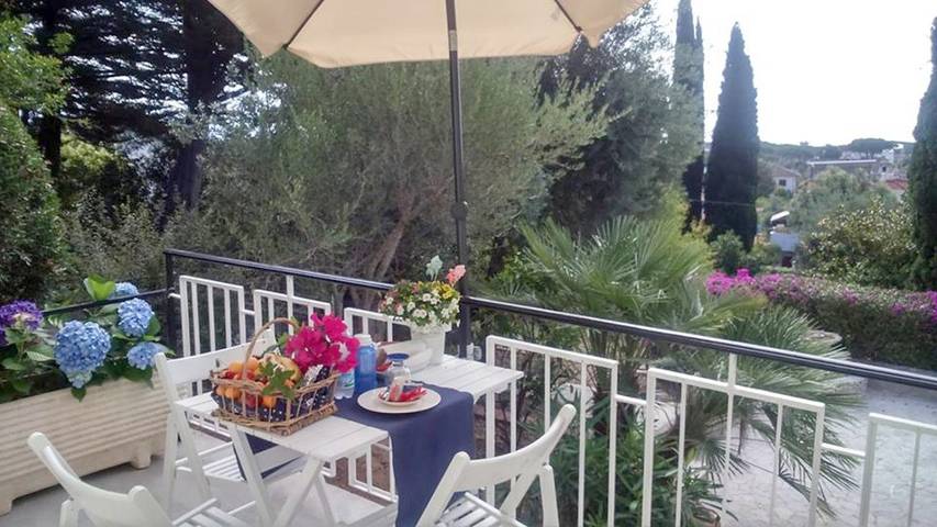 Location de vacances pour 2 personnes, avec vue ainsi que balcon et jardin à San Felice Circeo - 2