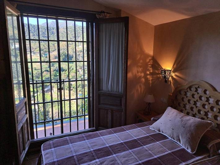 Casa rural para 10 personas, con vistas además de jardín y piscina, Se admiten mascotas en Ojén - 4