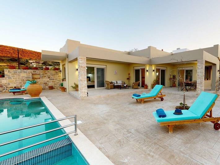 Villa für 6 Personen, mit Pool - 1