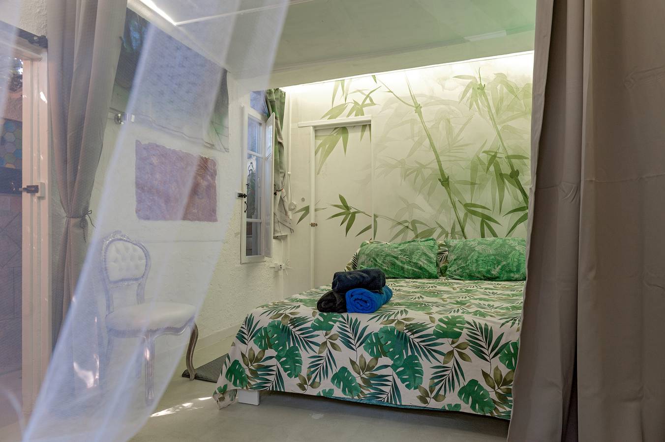Habitación 'La Stanza Verde Degli Artisti' con jardín privado y Wi-Fi in Vada, Costa Etrusca