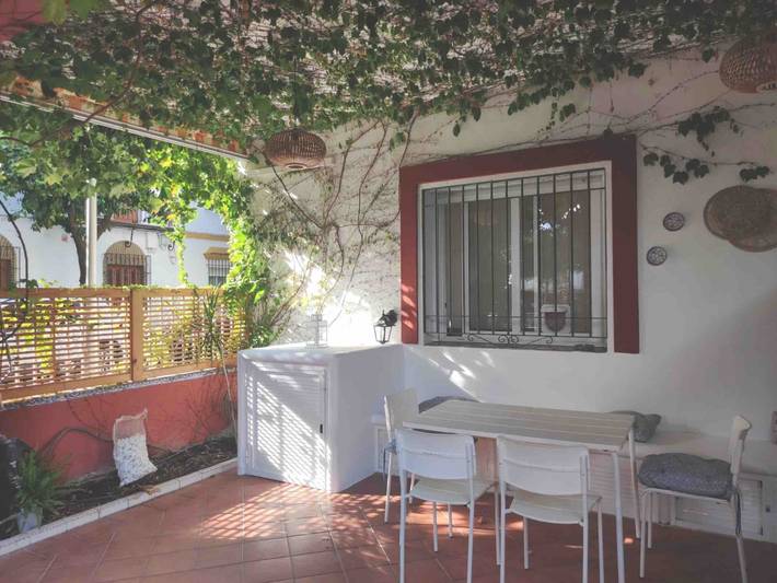 Apartamento para 4 personas, con terraza, Se admiten mascotas en Triana