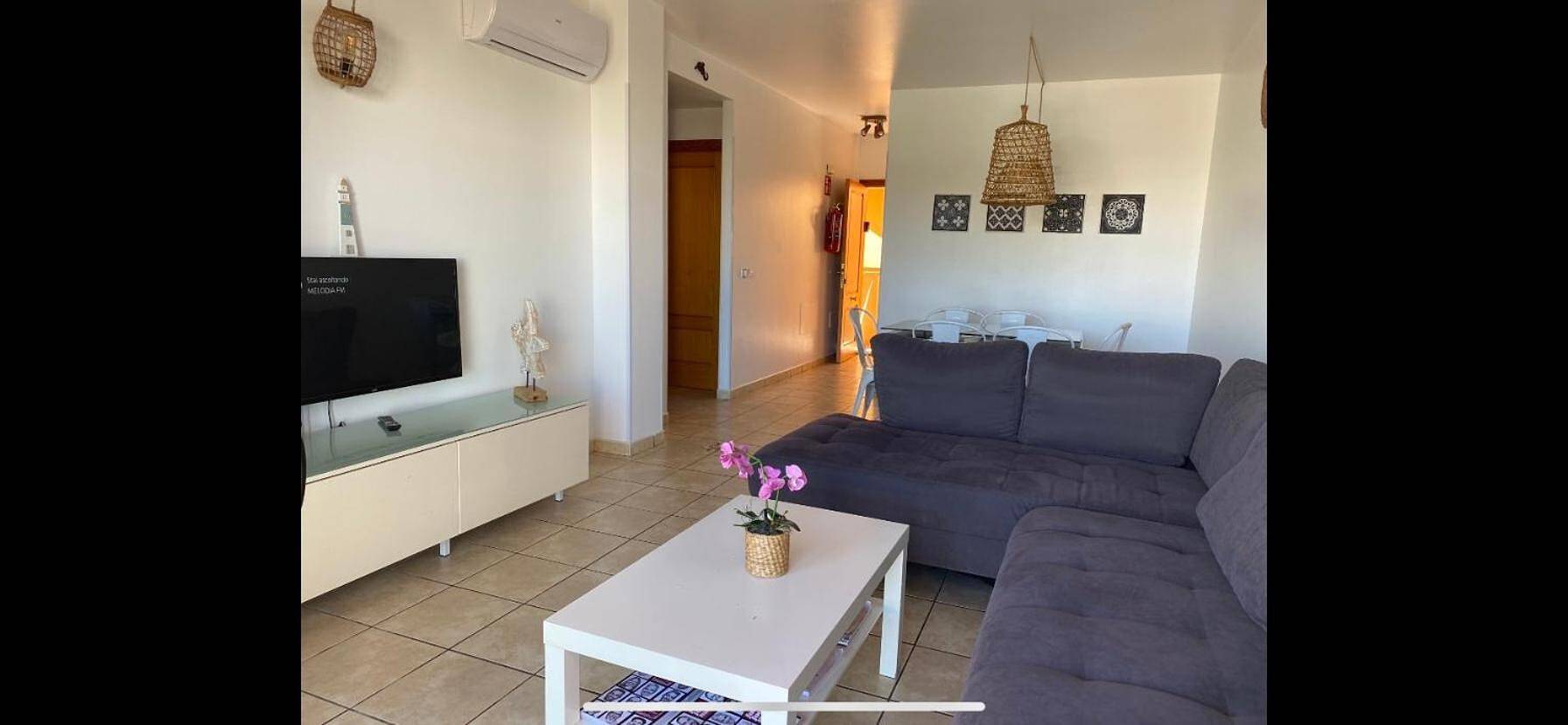 Apartamento entero, Apartamento 'La Mundial Formentera' con vistas al lago, Wi-Fi y aire acondicionado in Es Pujols, Formentera