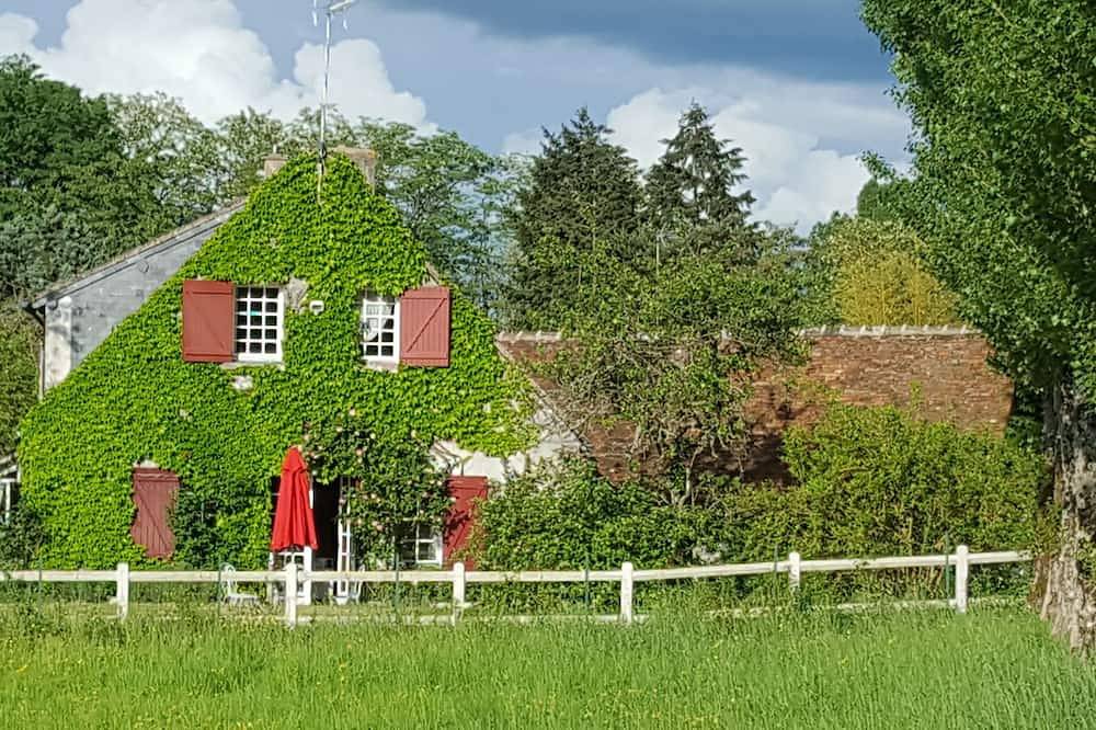 Bonito longère familiar de 7 dormitorios, capacidad para 14 personas, cerca de los castillos del Loira in Cour-Cheverny, Sologne