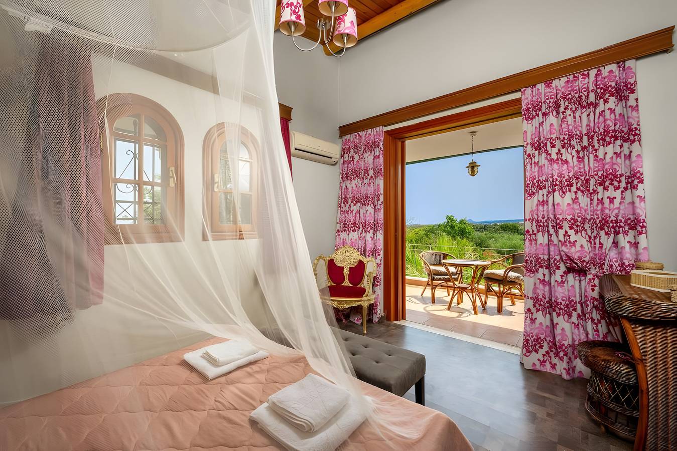 Apartamento entero, Apartamento de 3 dormitorios sin piscina con vistas al mar, Wi-Fi y aire acondicionado in Rodas