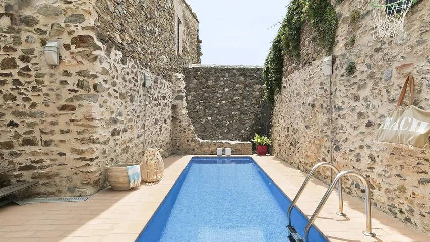 Ferienhaus für 9 Personen, mit Pool und Terrasse - 1