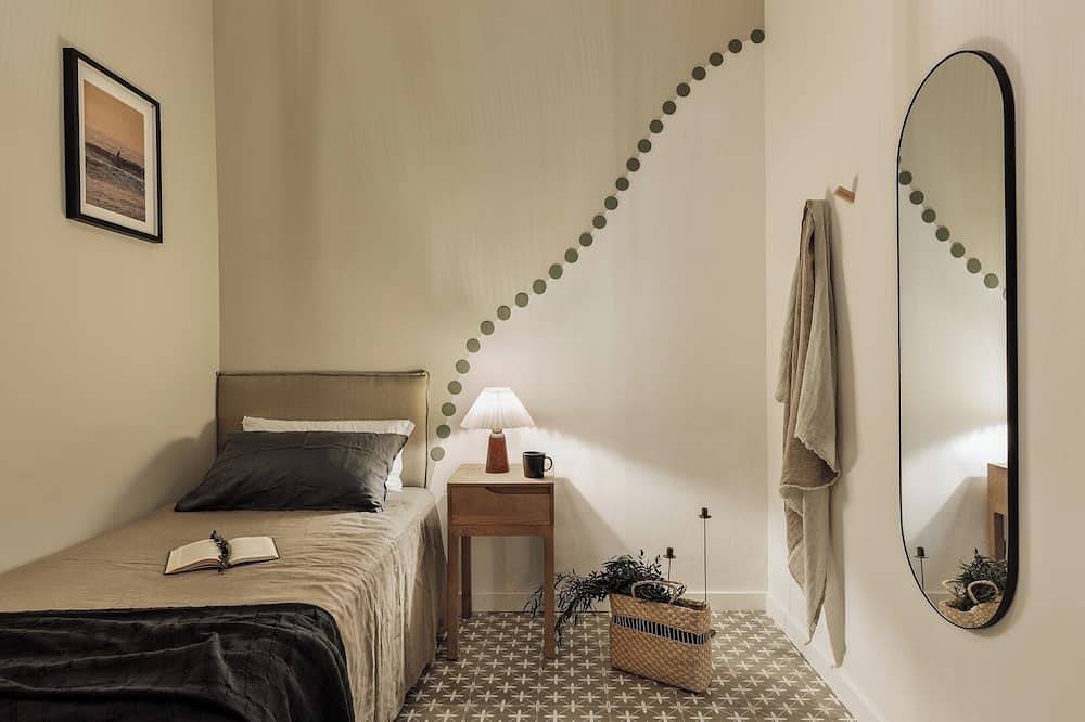 Apartamento entero, Yenda - 2 bedrooms and balcony in Vila de Gràcia in Centro Barcelona, Barcelona