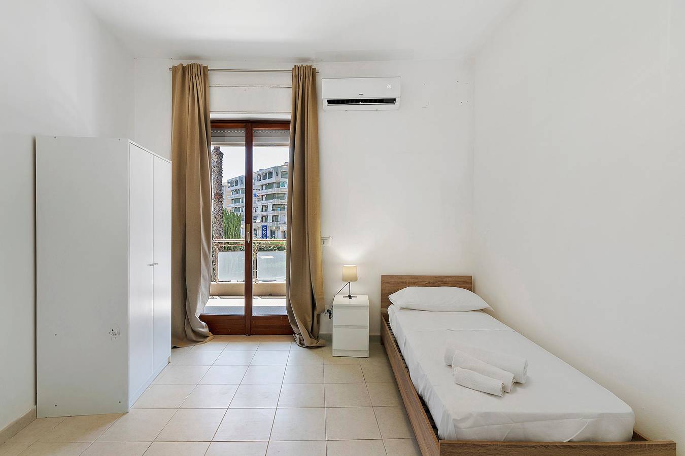 Platone Room 14 with Wi-Fi in Santa Panagia, Syracuse
