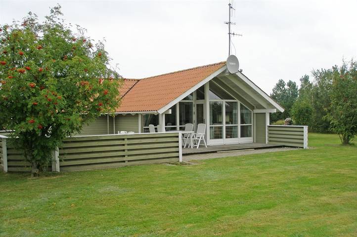 Ferieudlejning for 6 personer, med sauna og terrasse i Jegum Ferieland