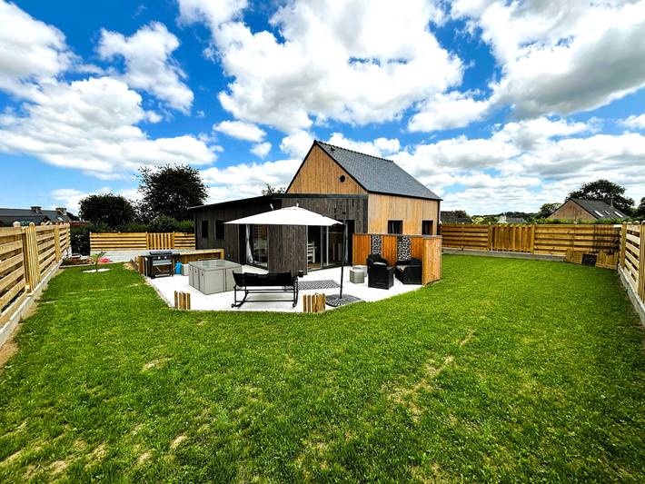 Gîte für 6 Personen, mit Terrasse und Garten in Plouégat-Guérand