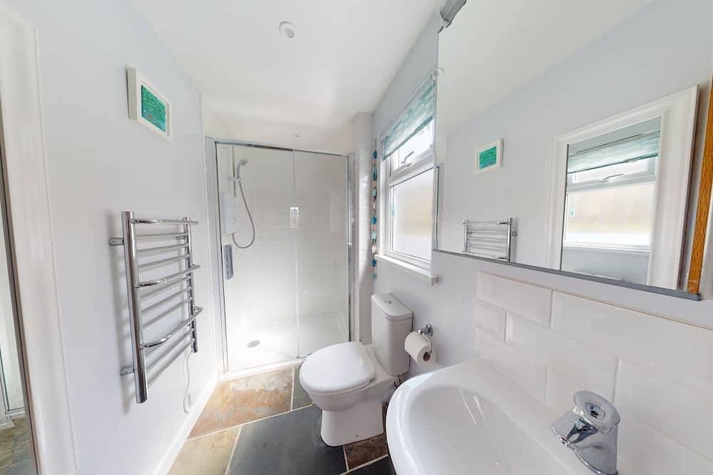 Entire apartment, B32 Swiss Chalet, Riviere Towans in Hayle, Cornwall