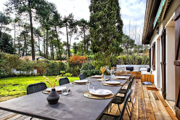 Villa pour 9 personnes, avec Terrasse ainsi que Jardin et Vue dans Le Moulleau