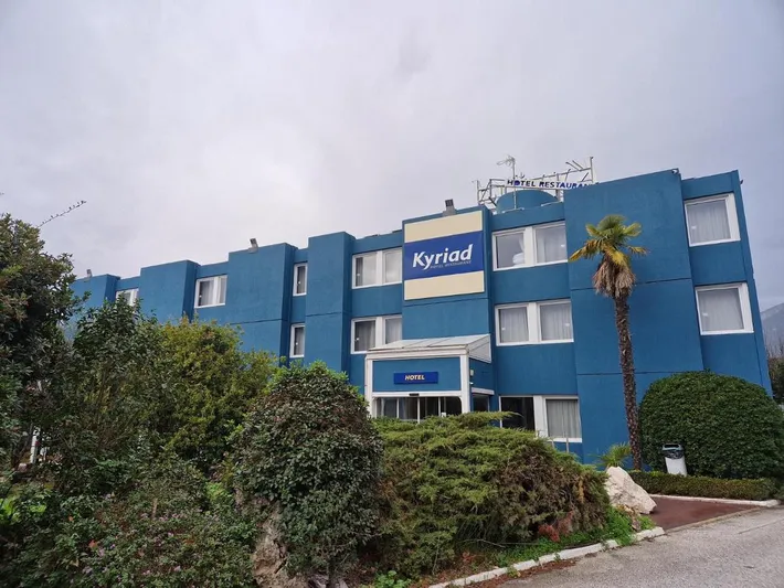 Hotel para 2 personas, con vistas además de jardín y piscina - 1