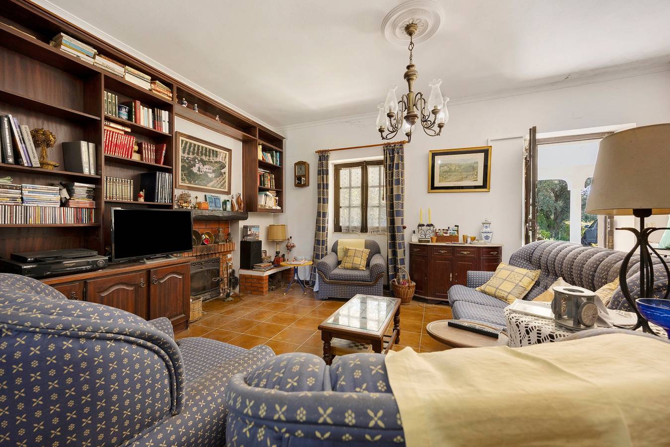 Holiday Home 'Casa Das Camélias' with Private Pool, Private Terrace and Wi-Fi in Freguesia da Luz de Tavira, Parque Natural da Ria Formosa